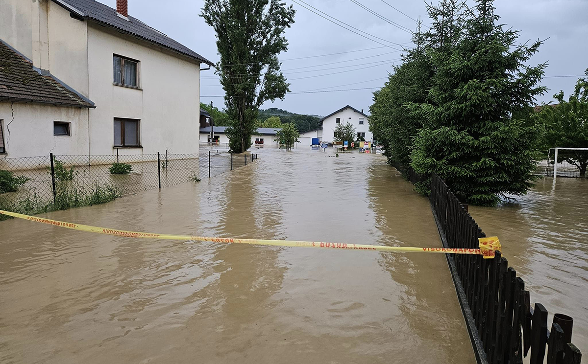 V naselju Boračeva v Občini Radenci poplavilo okoli 100 hiš