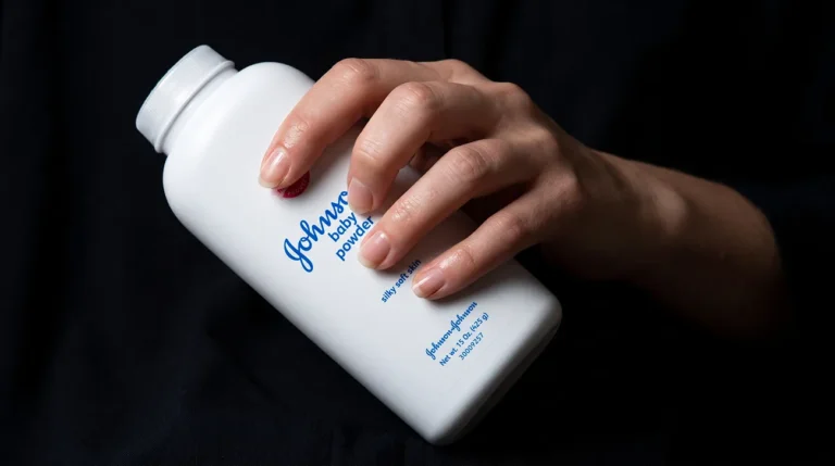 Johnson & Johnson ponuja 5,5 milijarde za tožbe zaradi smukca