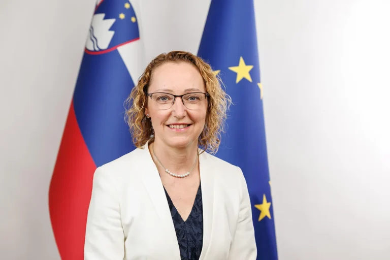 Ministrstvu za socialne zadeve manjka 177 milijonov evrov